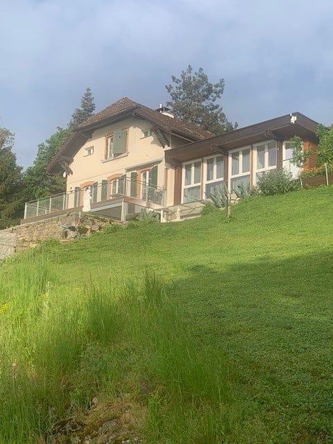 Exklusives Landhaus an Traumlage in Biel - Ein Wohntraum wird wahr! - Bild 1