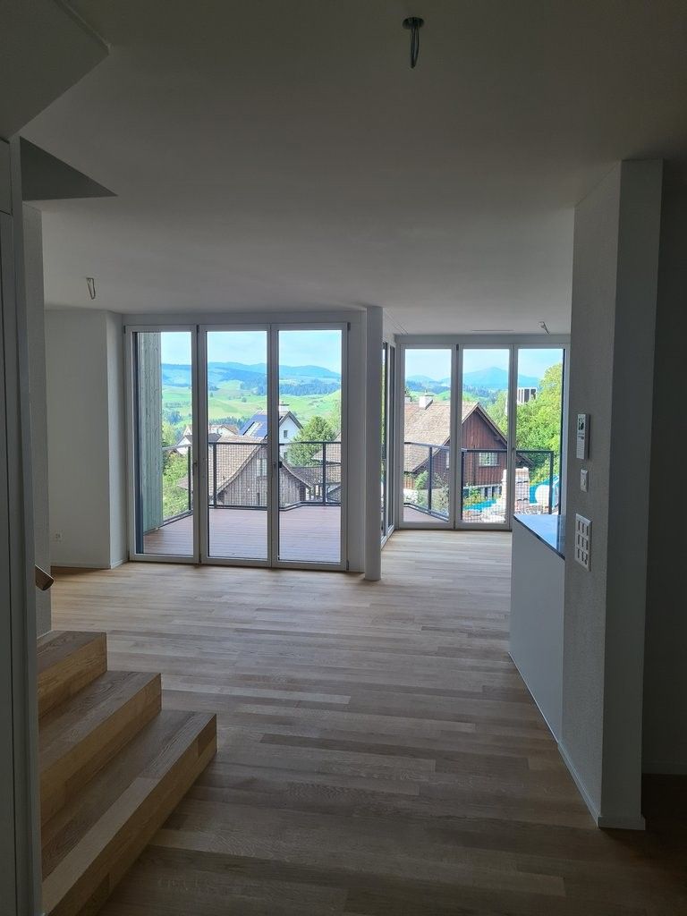 Moderne 5.5-Zimmer-Maisonette-Wohnung mit Aussicht in Hirzel - 20240606_083347.jpg