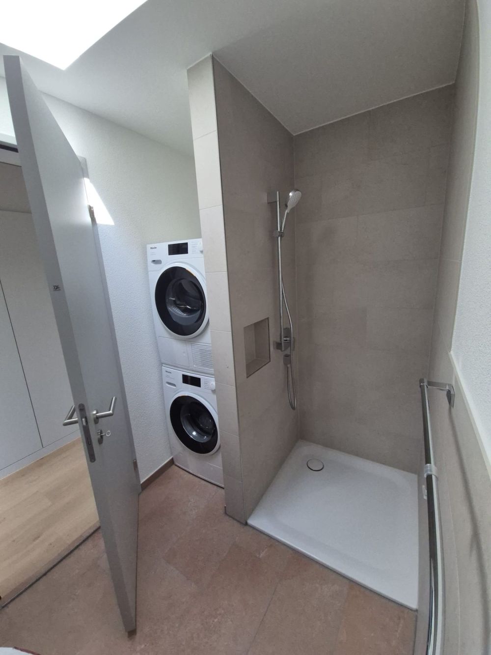 Exklusive Neubau 4.5 Zimmer Attikawohnung mit 2 Balkonen -  Bild 9