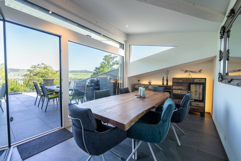 3.5 Zimmer Attikawohnung mit zwei Einstellhallenplätzen -  Bild 2