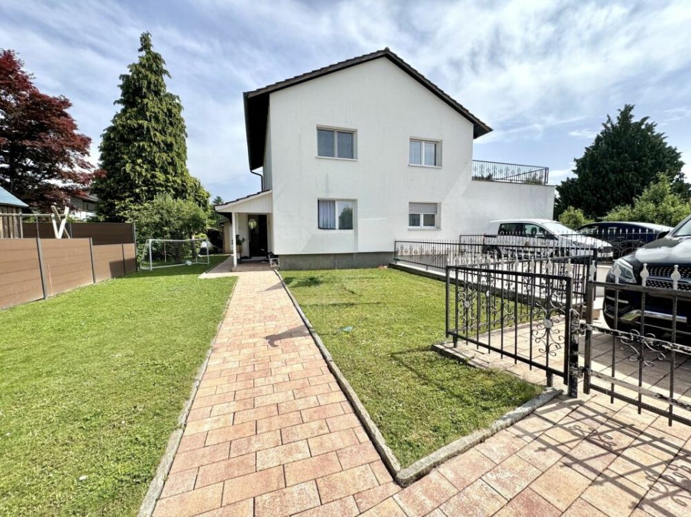 Mehrgenerationenhaus an ruhiger Lage - mit vielseitigem Schopf - Bild 2