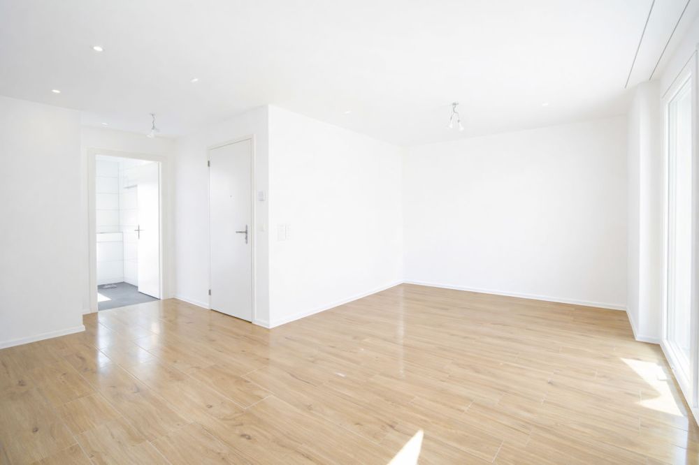 Ruhige Wohnung mit Balkon und Blick ins Grüne in Adliswil -  Bild 3