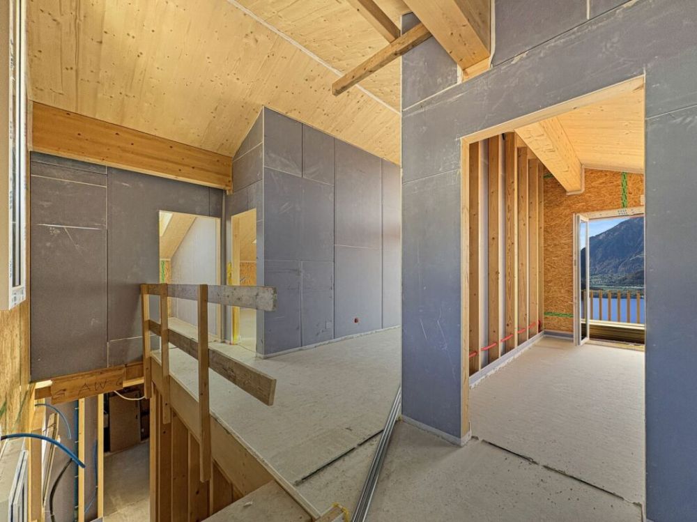 Neubau im Chaletstil, freistehend, modern und mit attraktiver Sicht über den Thunersee in Richtung Niesen und Thun - Bild 3