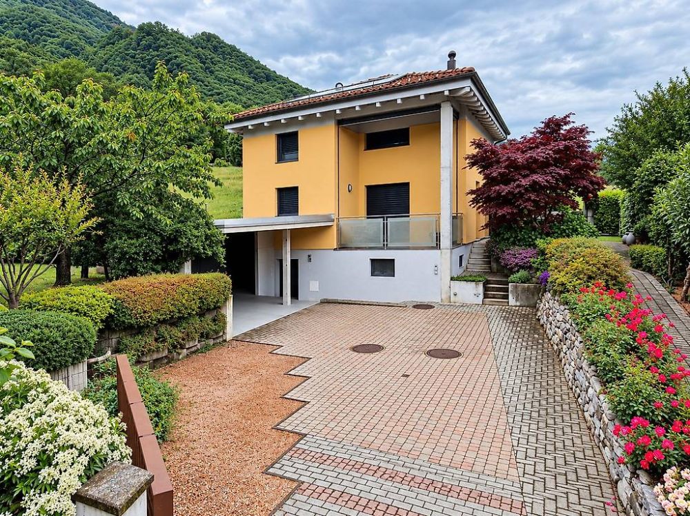 Villa mit Garten 5,5 Zimmer / Als Zweitwohnsitz möglich -  Bild 1