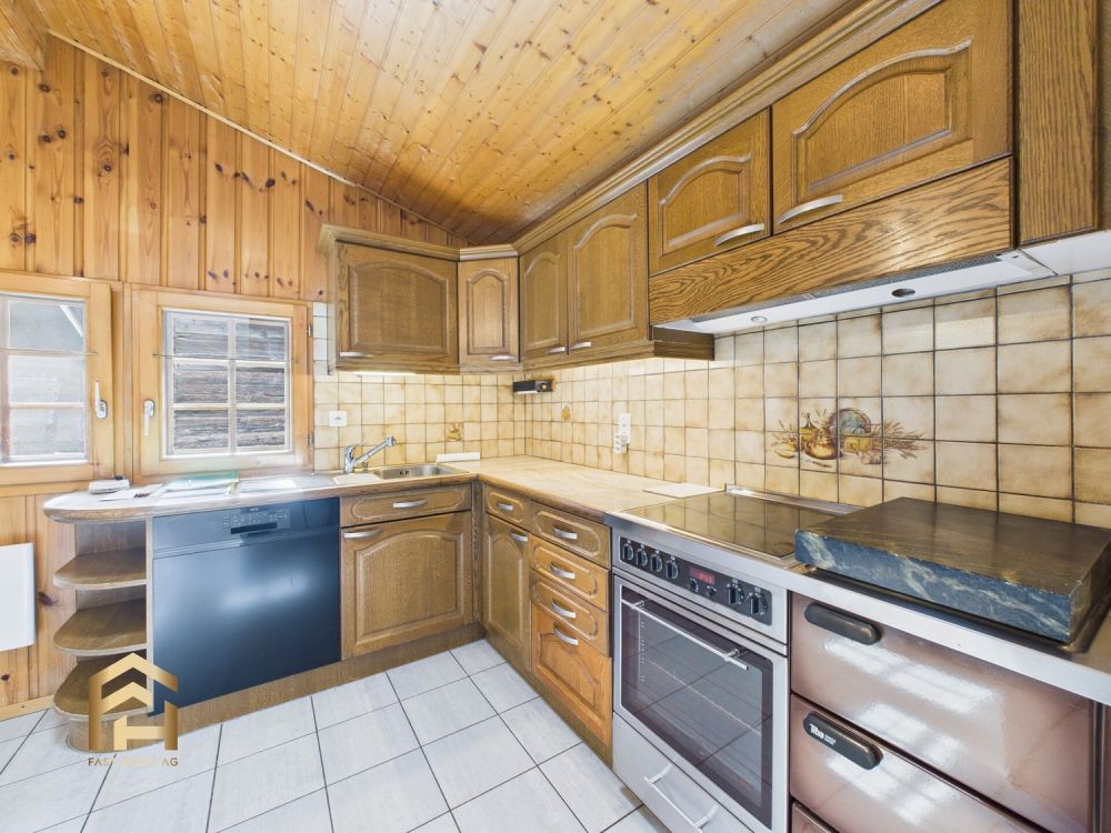 4.5 ZWG mit Atelier und Ausbaupotenzial im Herzen von Naters - 4.5 ZWG
