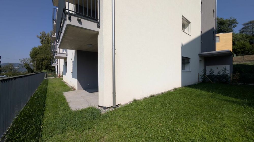 Privater Garten und modernes Design -  Bild 1