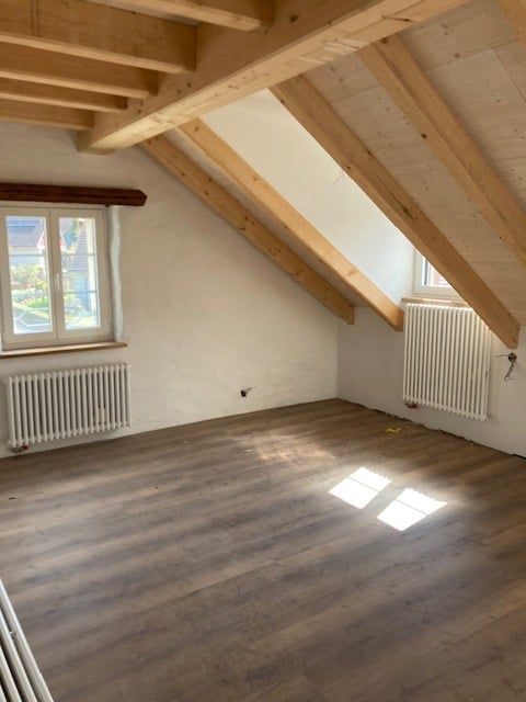 Moderne 4.5-Zimmer-Dachwohnung in Büsserach mit Balkon und schöner Aussicht -  Bild 3
