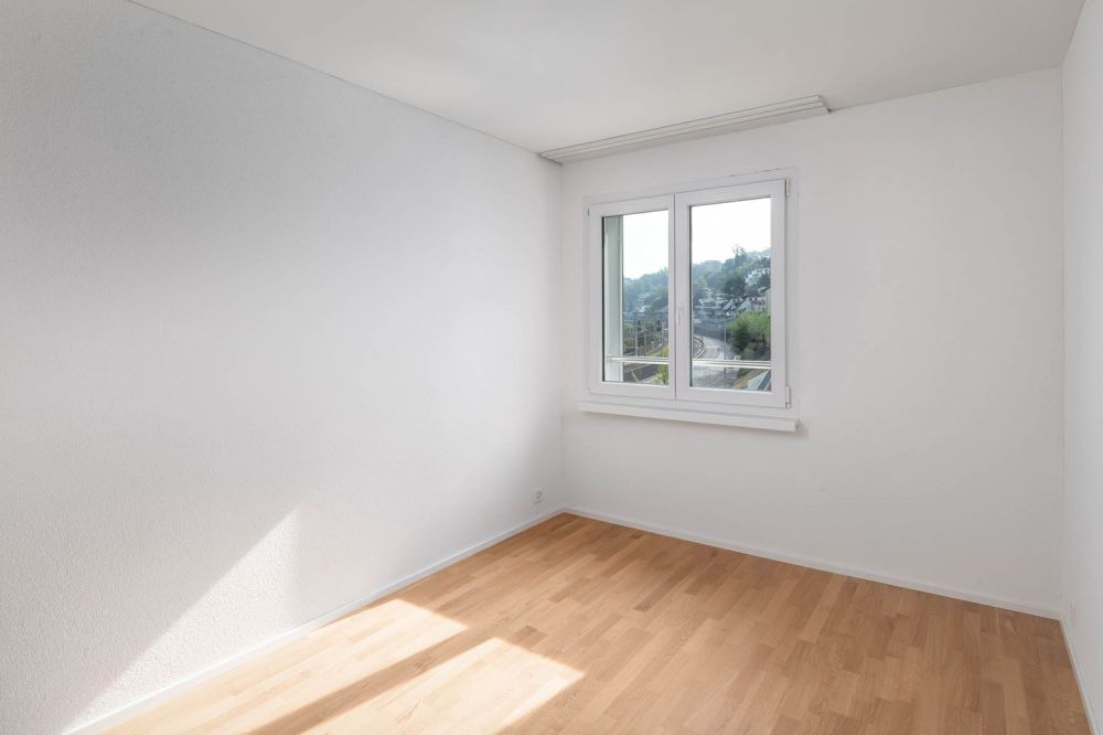 Moderne, frisch sanierte Wohnung im steuergünstigen Bäch SZ - Schlafzimmer