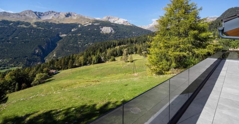 Chalet d'exception 5.5 pièces à Crans-Montana ? Vue imprenable et jacu - Chalet 5.5 pièces - image - 3