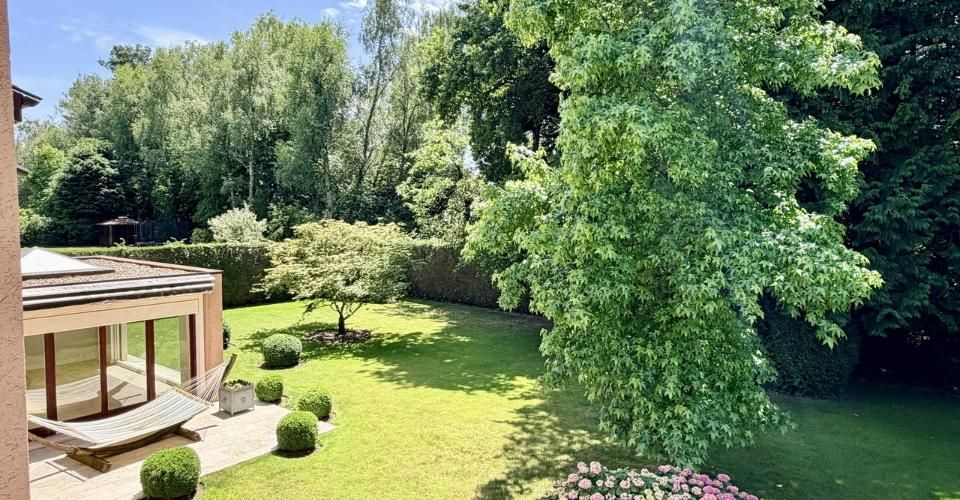 Une propriété d'exception à réinventer, au cœur d'un écrin de verdure - Maison 10 pièces - image - 8
