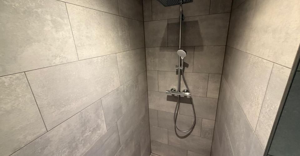 Un triplex avec jardin pensé comme une maison de plus de 200m2 - Appartement 6 pièces - image - 9