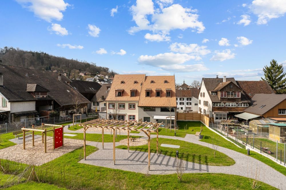 Das "Haus im Haus": 4,5-Zimmer-Wohnung mit Loggia und zusätzlichem Atelier ! A-1.1 -  Bild 3