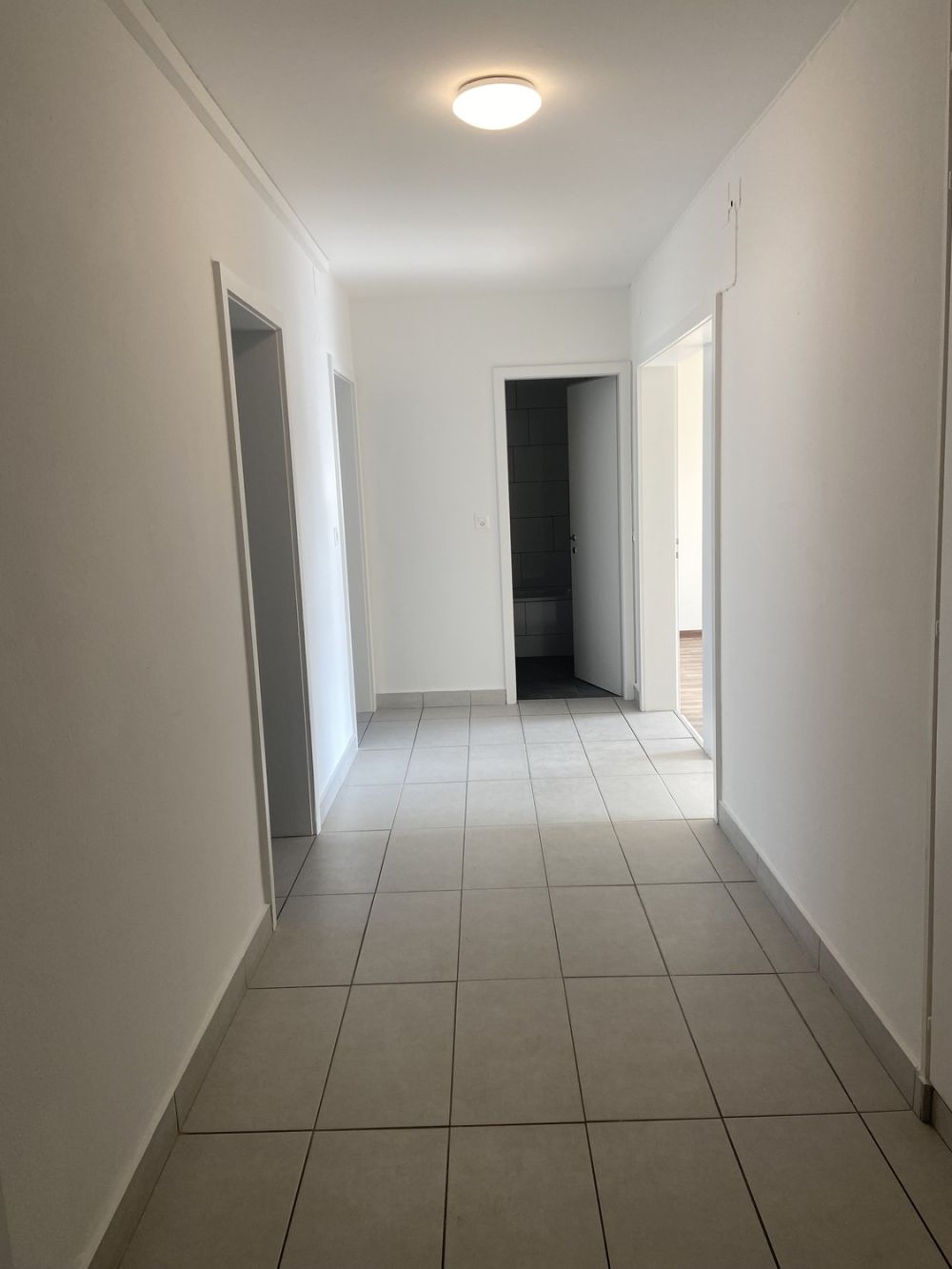 1 Monat GRATIS - Erstvermietung nach Teilsanierung - Ihre neue Wohnung im Herzen von Basel -  Bild 3