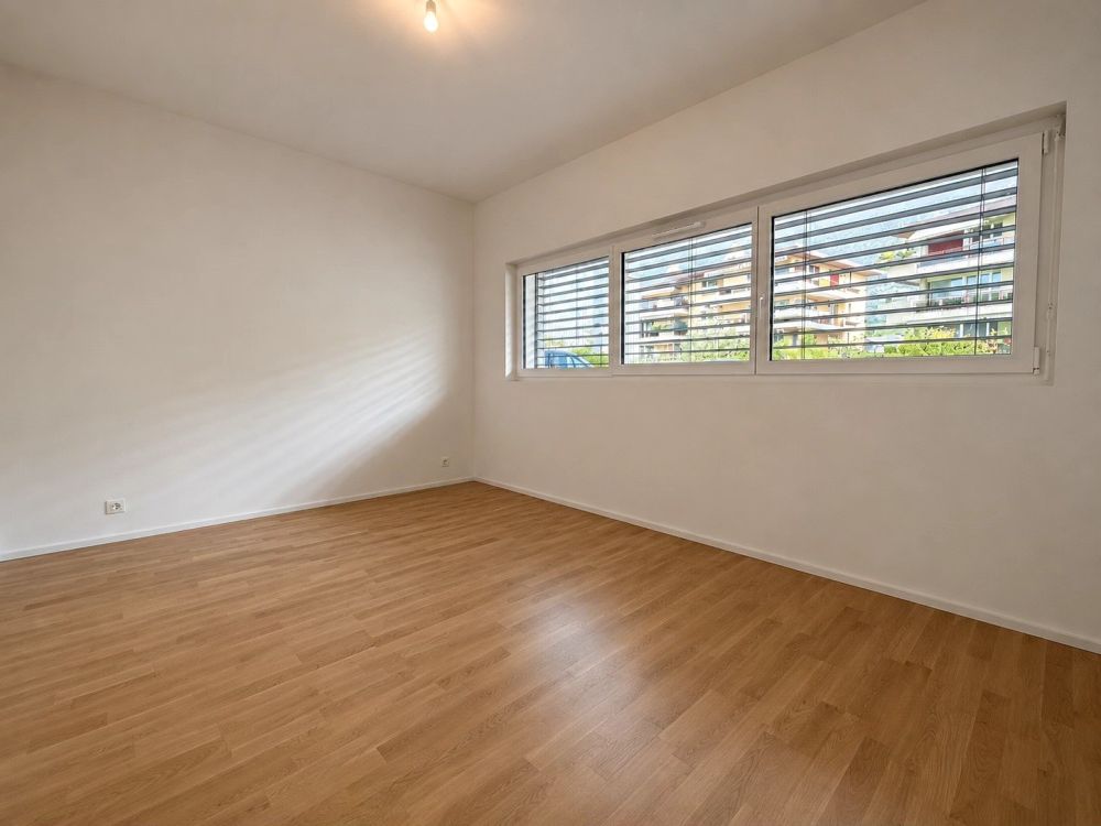 Superbe 2.5 pièces, spacieux en rez de jardin / Wunderschöne, geräumige 2.5-Zimmer-Wohnung mit Gartenanteil im Erdgeschoss - tempImagePux5la.heic