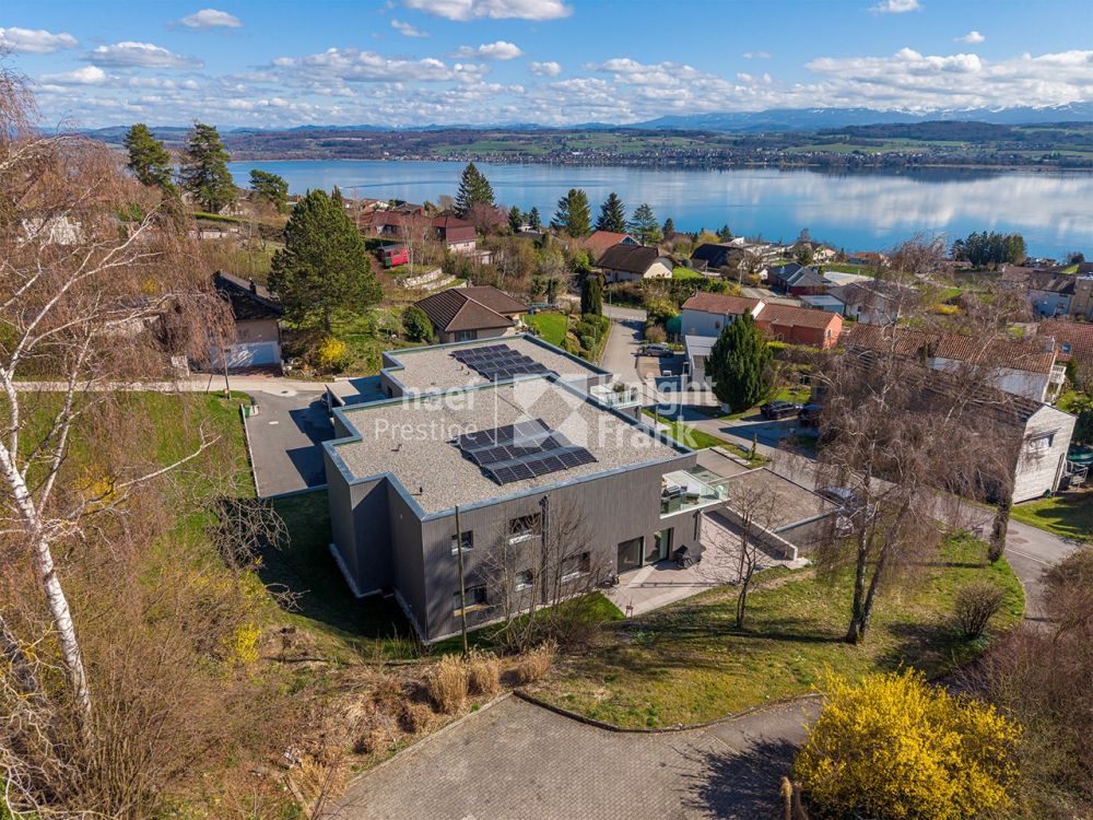 Magnifique appartement attique de 4.5 pièces avec vue imprenable sur le lac de Morat à vendre à Lugnorre -  Bild 1
