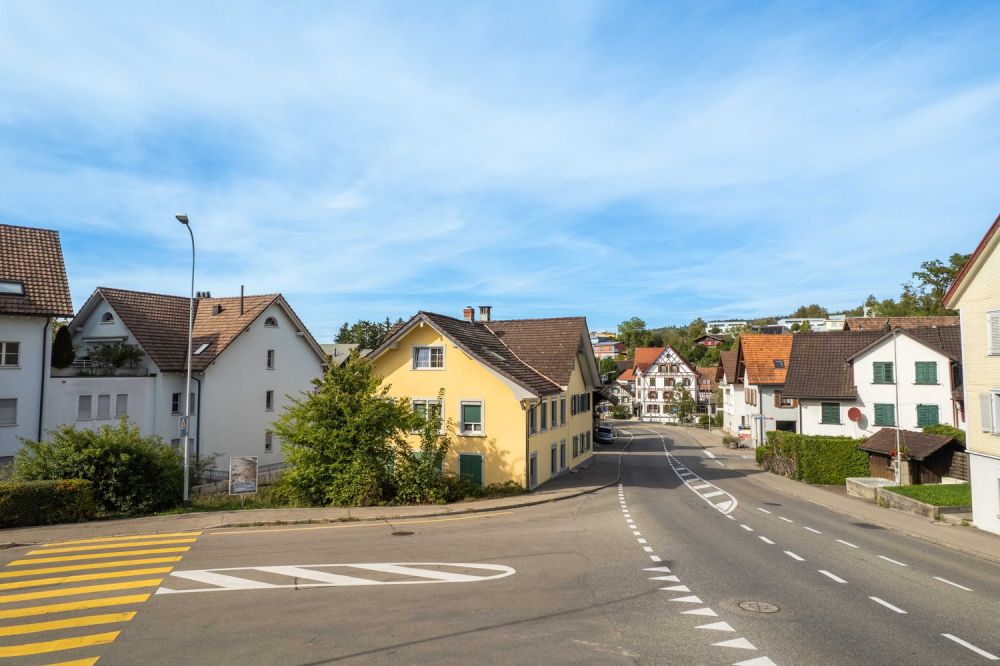 Vollvermietetes Mehrfamilienhaus mit spannendem Entwicklungspotenzial -  Bild 2