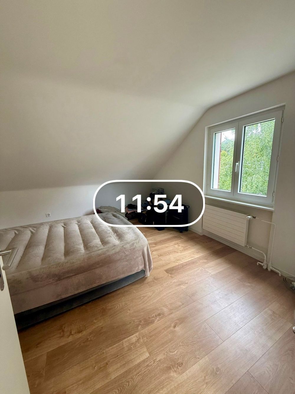 Moderne 2-Zimmer-Dachwohnung in ruhiger Lage von Seuzach -  Bild 2