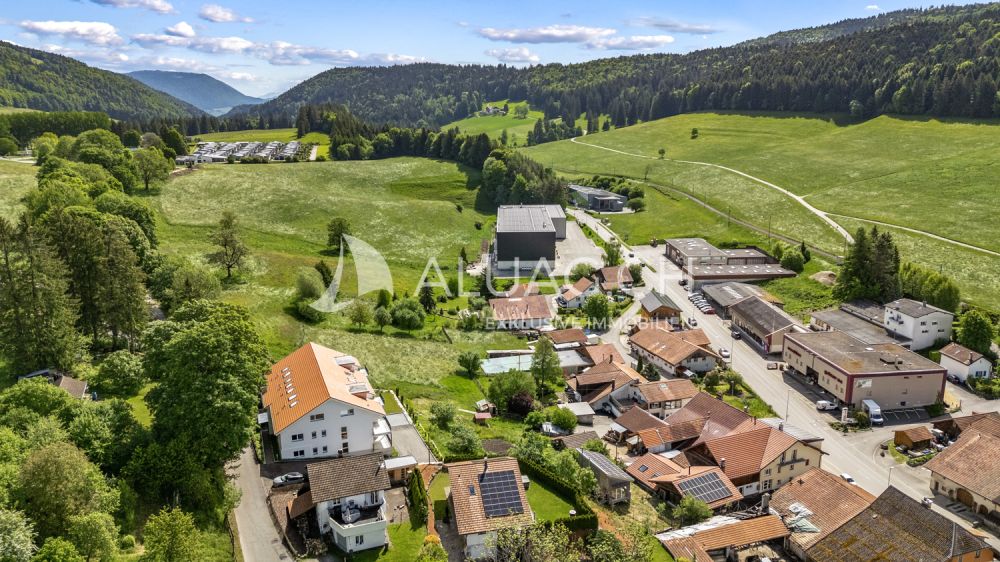 4.5 ZIMMER WOHNEN IM JURAPARADIES - Lagebeschrieb