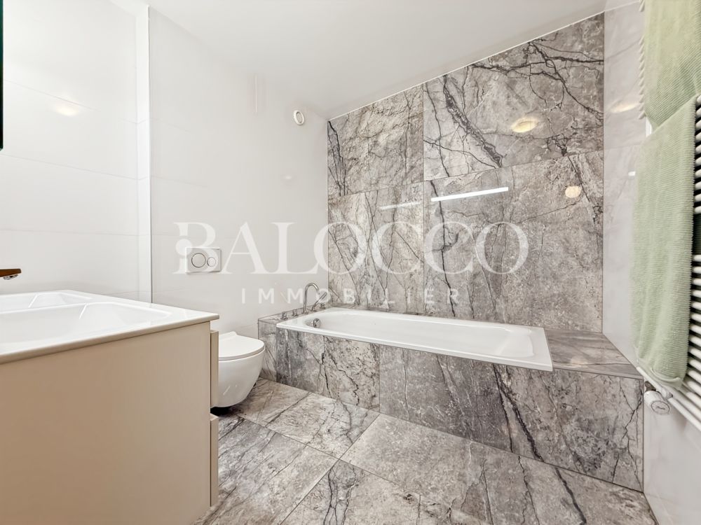 Wie ein Dorfhaus im Zentrum des Dorfes - Salle de bain enfants - Balocco Immobilier