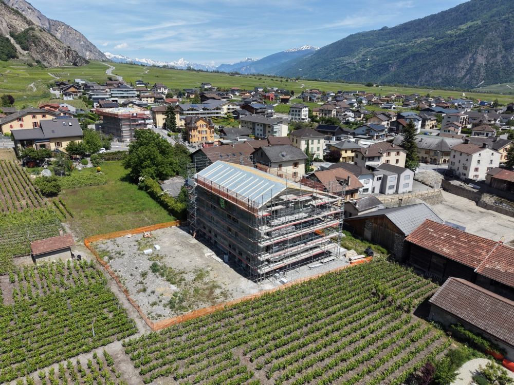 Neue 3.5-Zimmer-Wohnung mit Balkon und schöner Aussicht in Leytron -  Bild 1