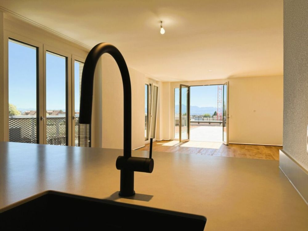 Ganz oben. Ganz frei. Ganz Zuhause - exklusive 3.5-Zi.-Attikawohnung in Berg -  Bild 2