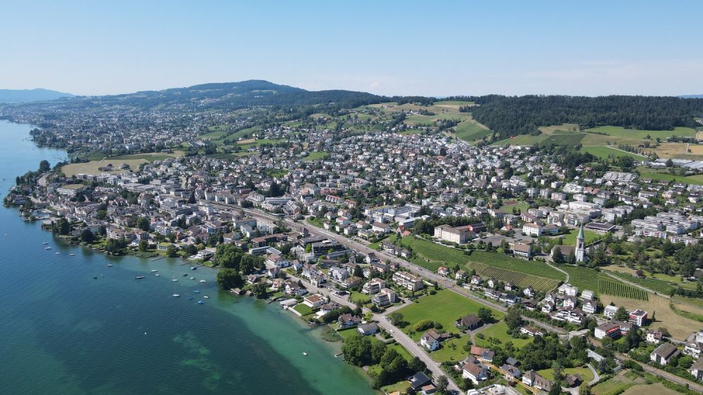 4 1/2-ZIMMER ATTIKAWOHNUNG MIT SEE- UND BERGSICHT, SONNIG, RUHIG, DORFNAH - Bild 5