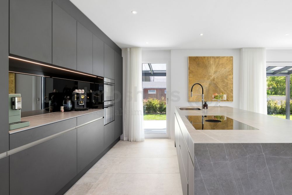 Modernes EFH in Heimiswil mit grossem Grundstück und Terrasse - Bild 3