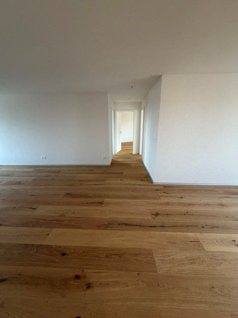 DIE LETZTE 4.5-ZIMMER WOHNUNG MIT 2 BALKONEN IM  KERN VON SCHMITTEN -  Bild 5