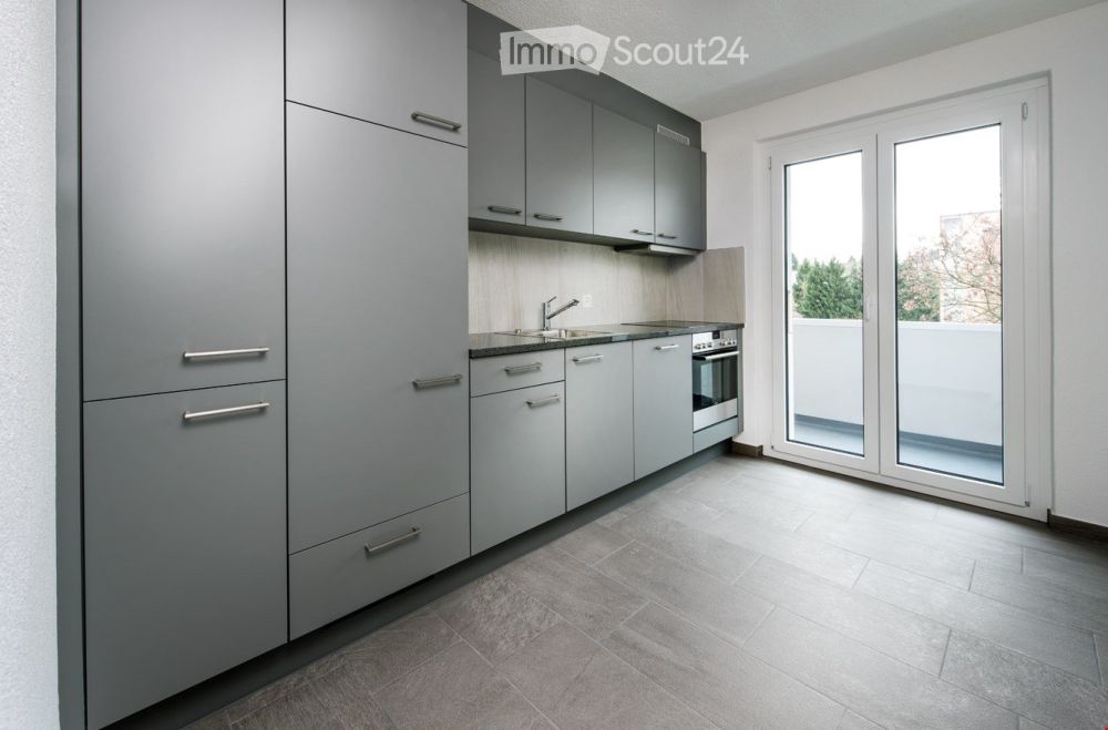 2 Zimmer EG Wohnung, zentrale Lage sucht Sie als neue Mieterin / neuen Mieter -  Bild 1