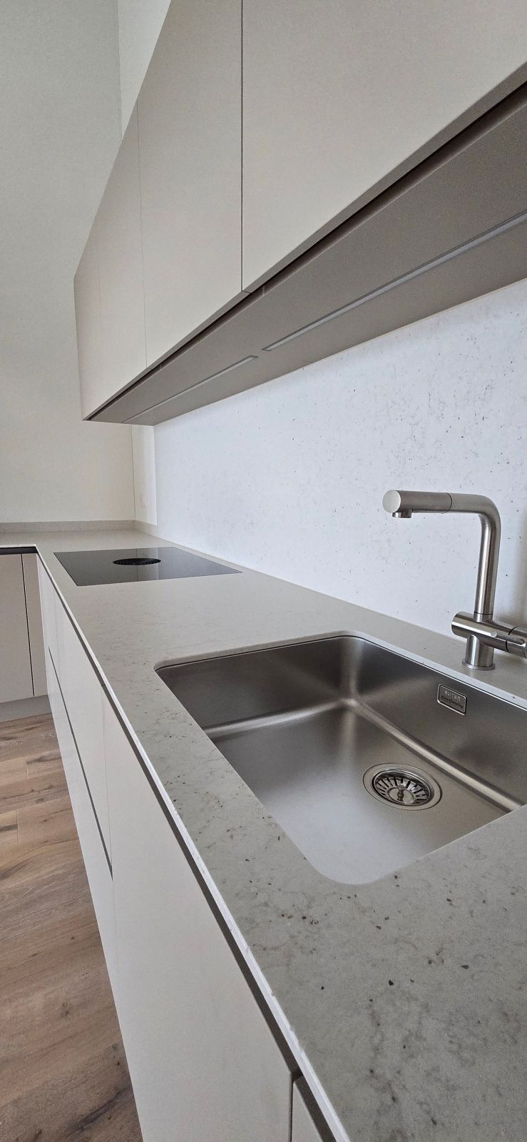 Lichtdurchflutete 3.5-Zimmer-Dachwohnung in Mettmenstetten - Bild 8