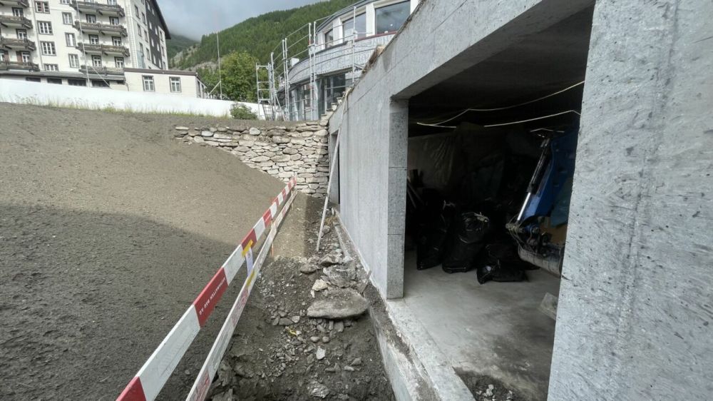 Residence du Glacier an zentraler ruhiger Lage. T5. Die Aussicht aus dieser Sousterrainwohnung ist eingeschränkt. -  Bild 12