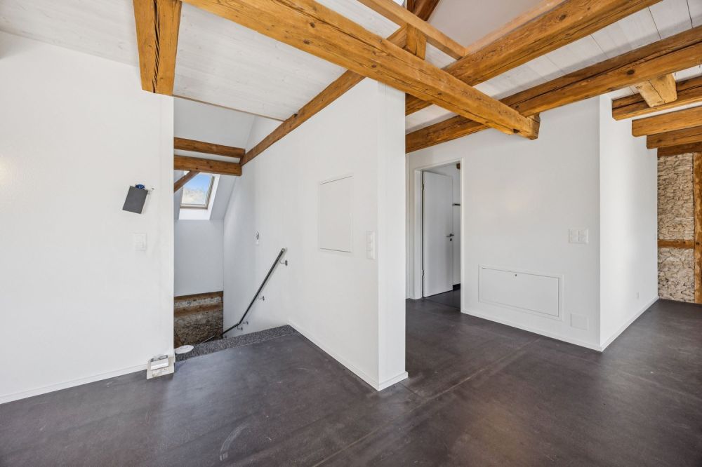 Exklusive 5.5-Zimmer-Dach-Maisonette mit Charme - Bild 8