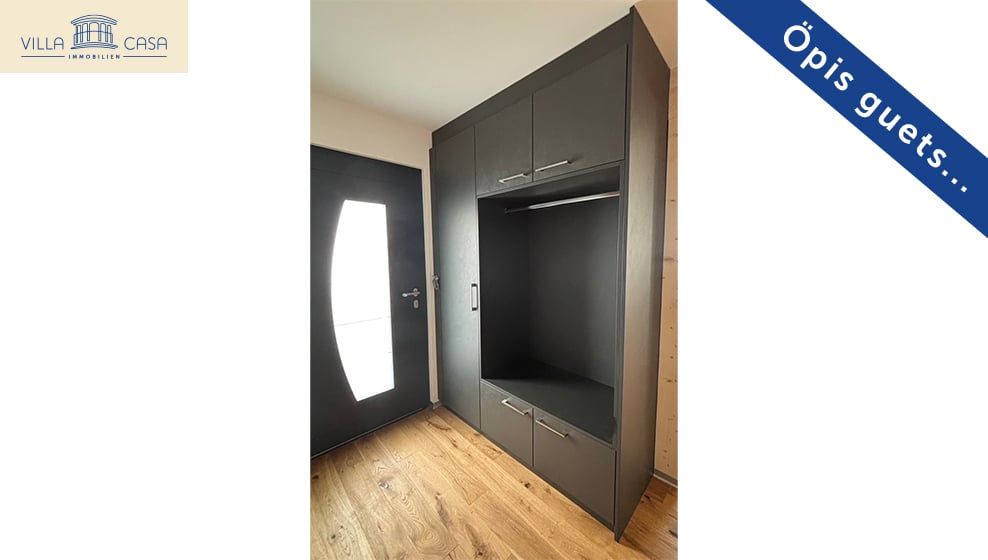 Wo Familienglück beginnt: Kinderfreundliches Einfamilienhaus mit hochw - 25028_EINGANG_GARDEROBE