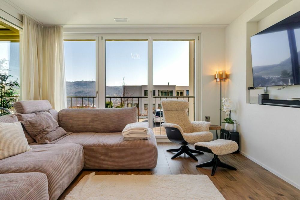Neuwertige 5.5 Z' Maisonette-Gartenwohnung mit herrlicher Aussicht und 2 EHP's -  Bild 5
