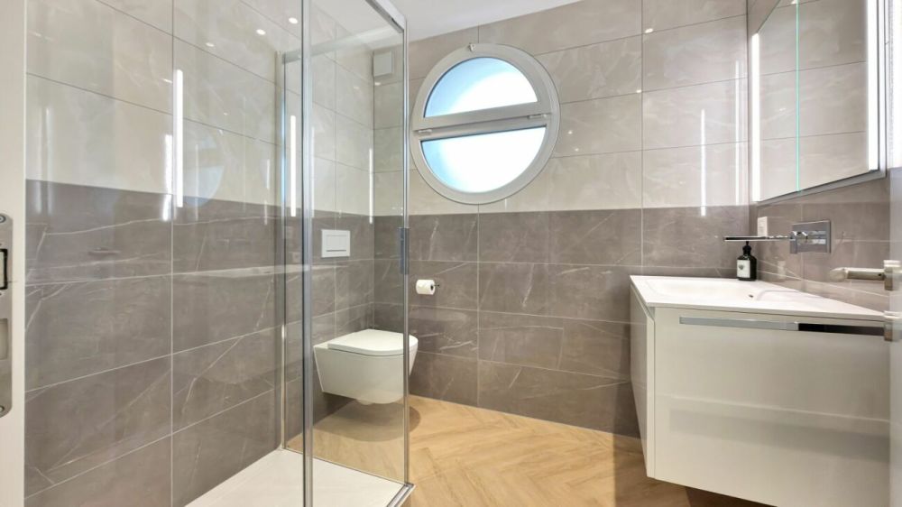 Losone - Exklusive Wohnung mit privatem Garten -  Bild 12