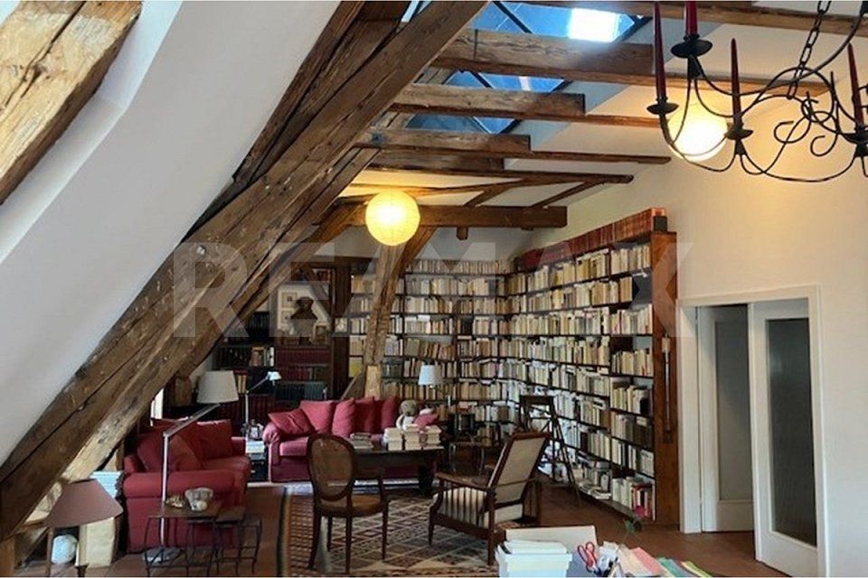 Historische Dachwohnung an bester Lage  attraktive Investitionsmöglichkeit -  Bild 5