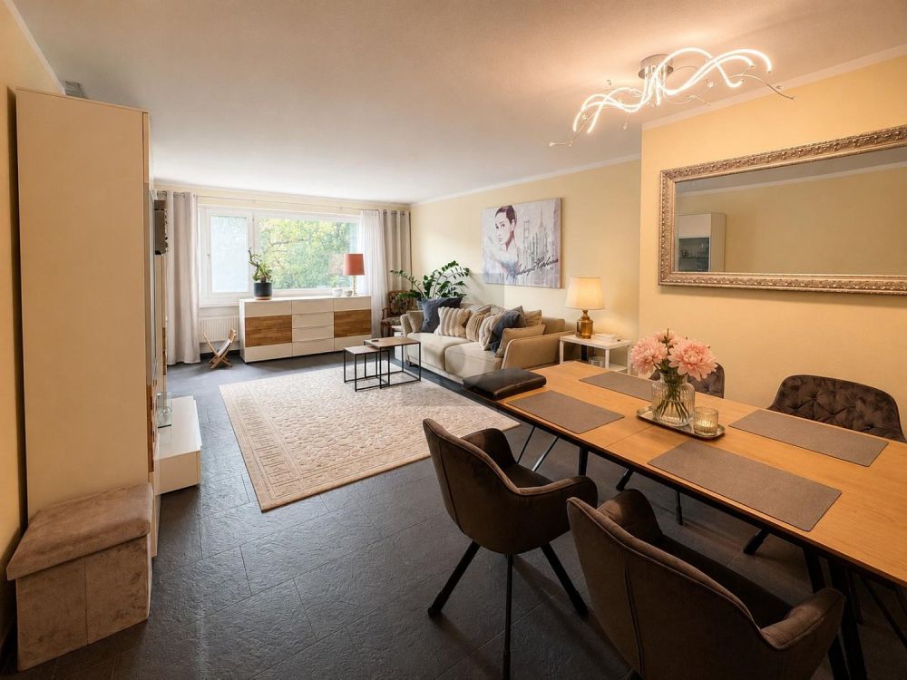 KERNSANIERT MIT HOCHWERTIGEM INNENAUSBAU -  Bild 1