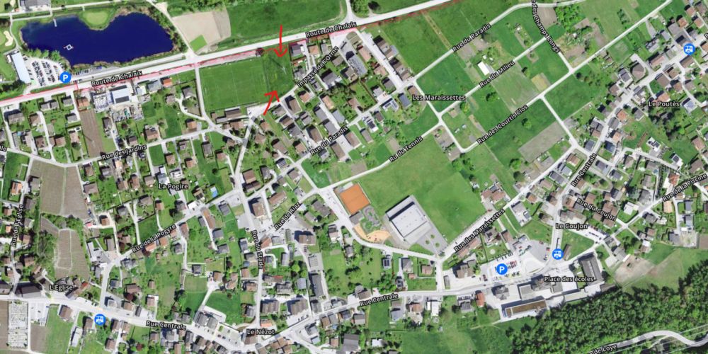 GRONE, 2,5 pièces neuf grand balcon et vue dégagée - situation de la parcelle au Nord du village, en lisière du golf.