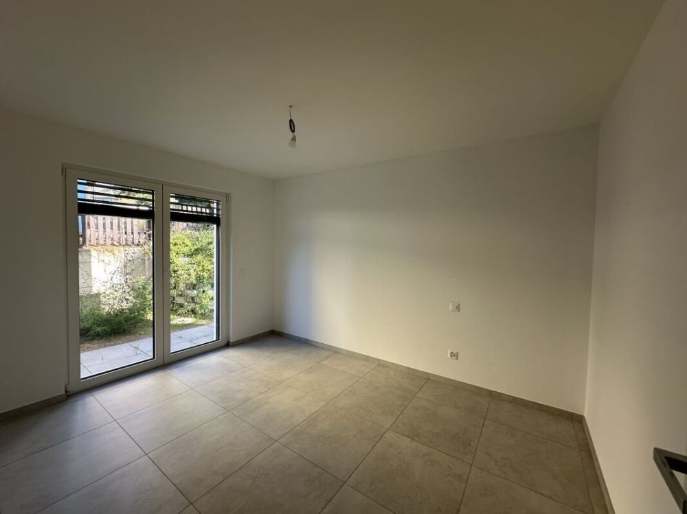 Neue und moderne 3.5-Zimmer-Wohnung mit eigenem Garten und Terrasse in Mendrisio Arzo -  Bild 9