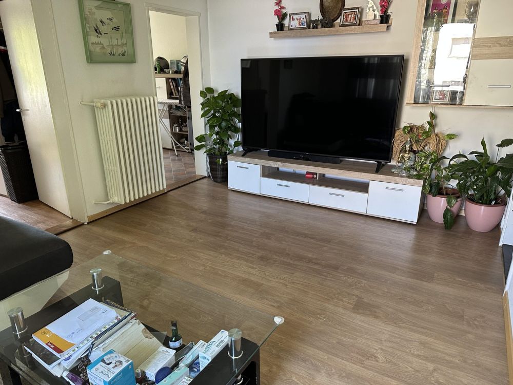 Befristet bis 31.03.2027/ 3.0 Zimmerwohnung in Bachenbülach -  Bild 2
