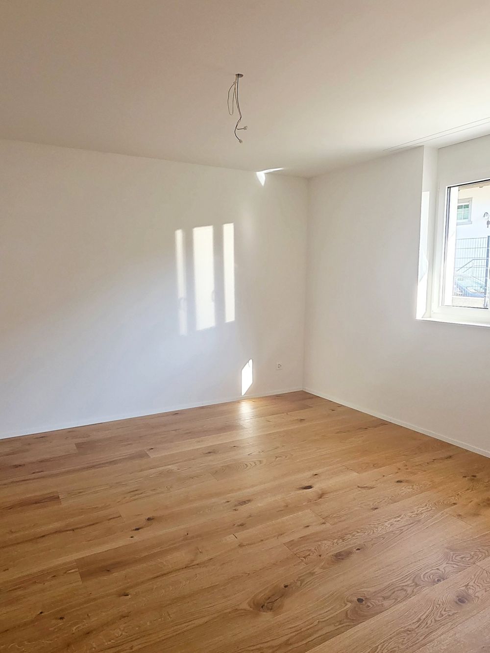 Neubau in Eiken - wunderschöne helle Wohnung inkl. Garage und Parkplatz -  Bild 8