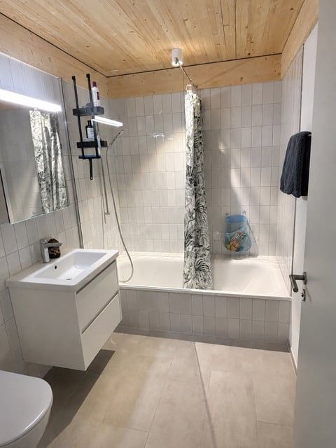 Moderne 4.5-Zimmer-Dachwohnung mit Weitblick -  Bild 11