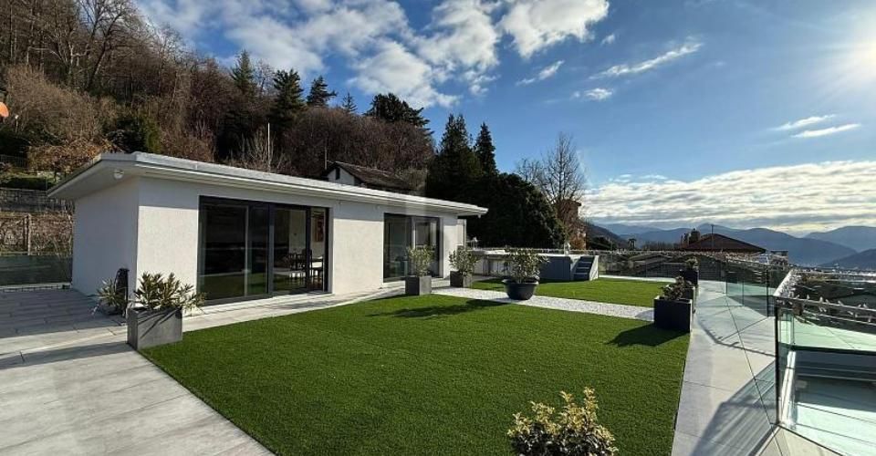 MODERNE ET ÉLÉGANTE AVEC PISCINE ET VUE - Villa 6.5 pièces - image - 2