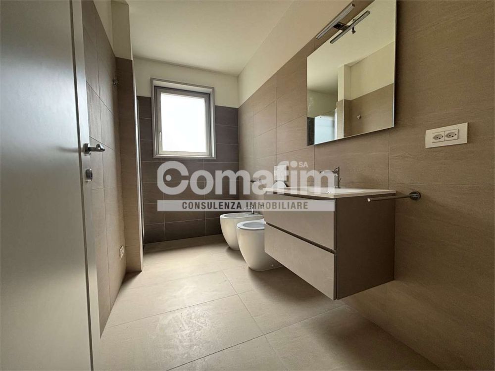 Chiasso : 2.5 locali al 1P - Moderno con terrazzo - Bild 13
