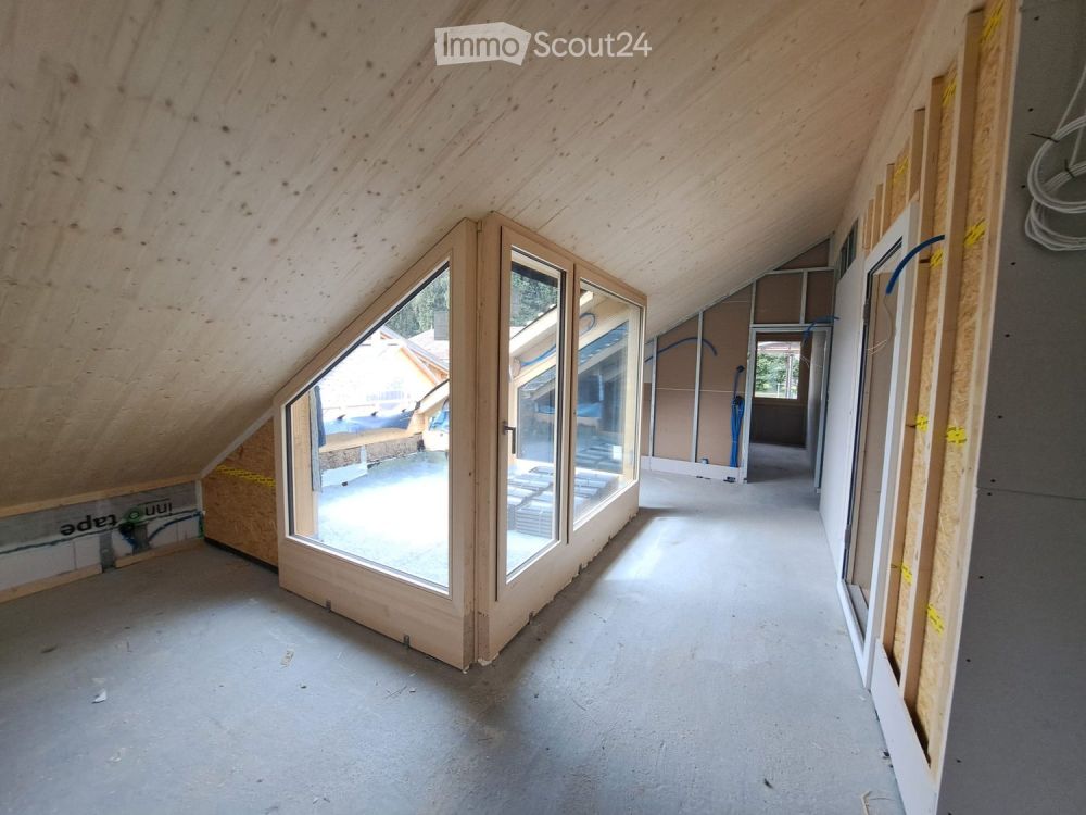 Moderne 3.5-Zimmer-Dachwohnung im Neubau in Cazis -  Bild 2