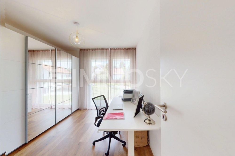 Duplex familial proche de toutes les commodités - Chambre/bureau