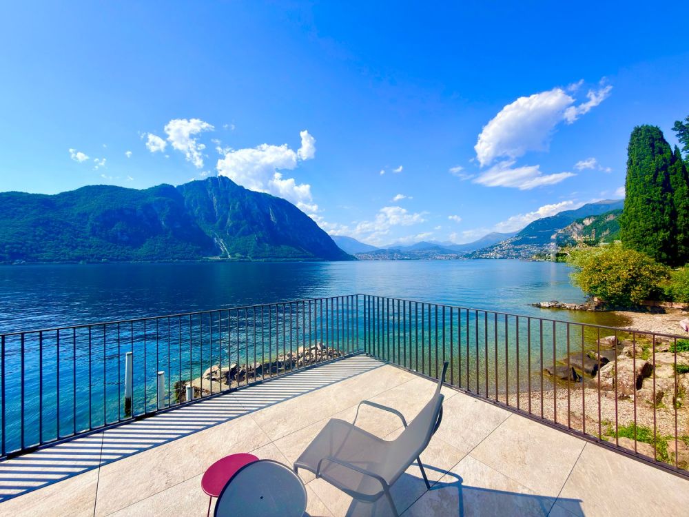 3726 - DIRECTLY ON THE LAKE - ONLY FIRST RESIDENCE - LUXUS APARTMENT WITH PRIVATE BEACH -  Bild 1