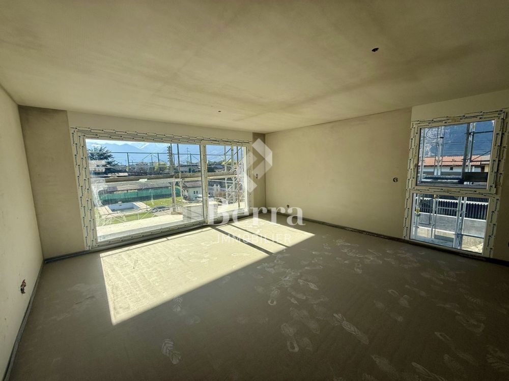 Vaste appartement dans nouveau lotissement, équipement supérieur -  Bild 1