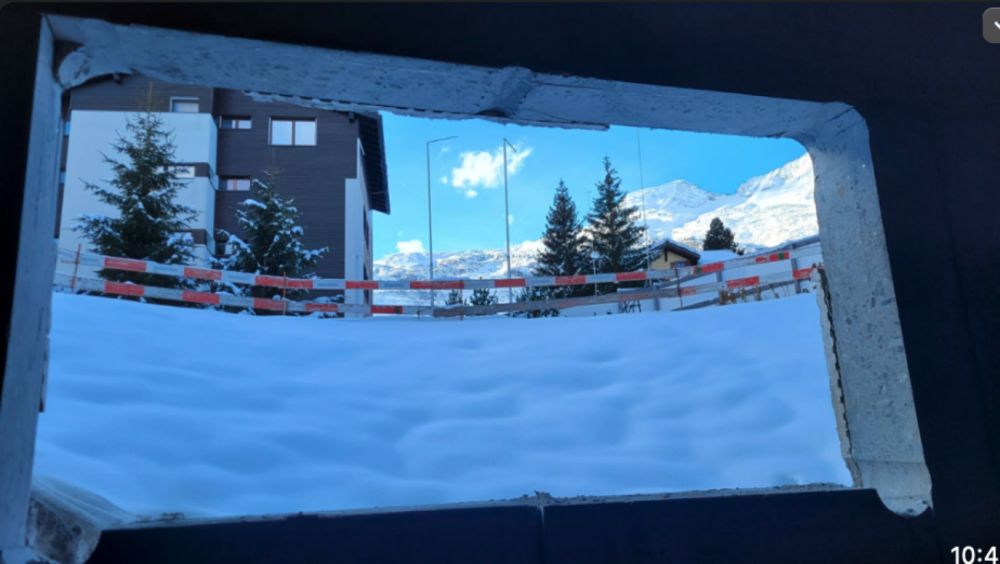 Residence du Glacier an zentraler ruhiger Lage. T5. Die Aussicht aus dieser Sousterrainwohnung ist eingeschränkt. -  Bild 6