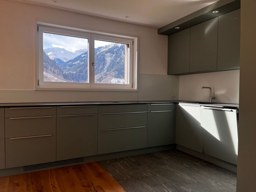 Moderne 3.5-Zimmerwohnung mit Sitzplatz und Bergblick in Rabius (Erstwohnung) - Bild 1